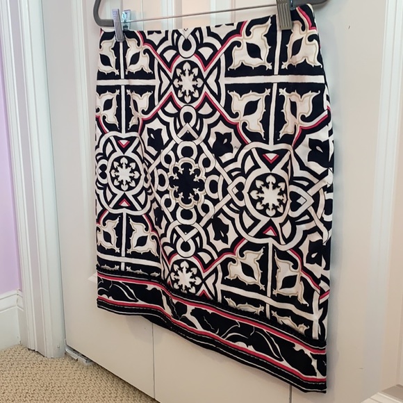 White House Black Market Dresses & Skirts - NWT Bold WHBM Skirt - Size 8